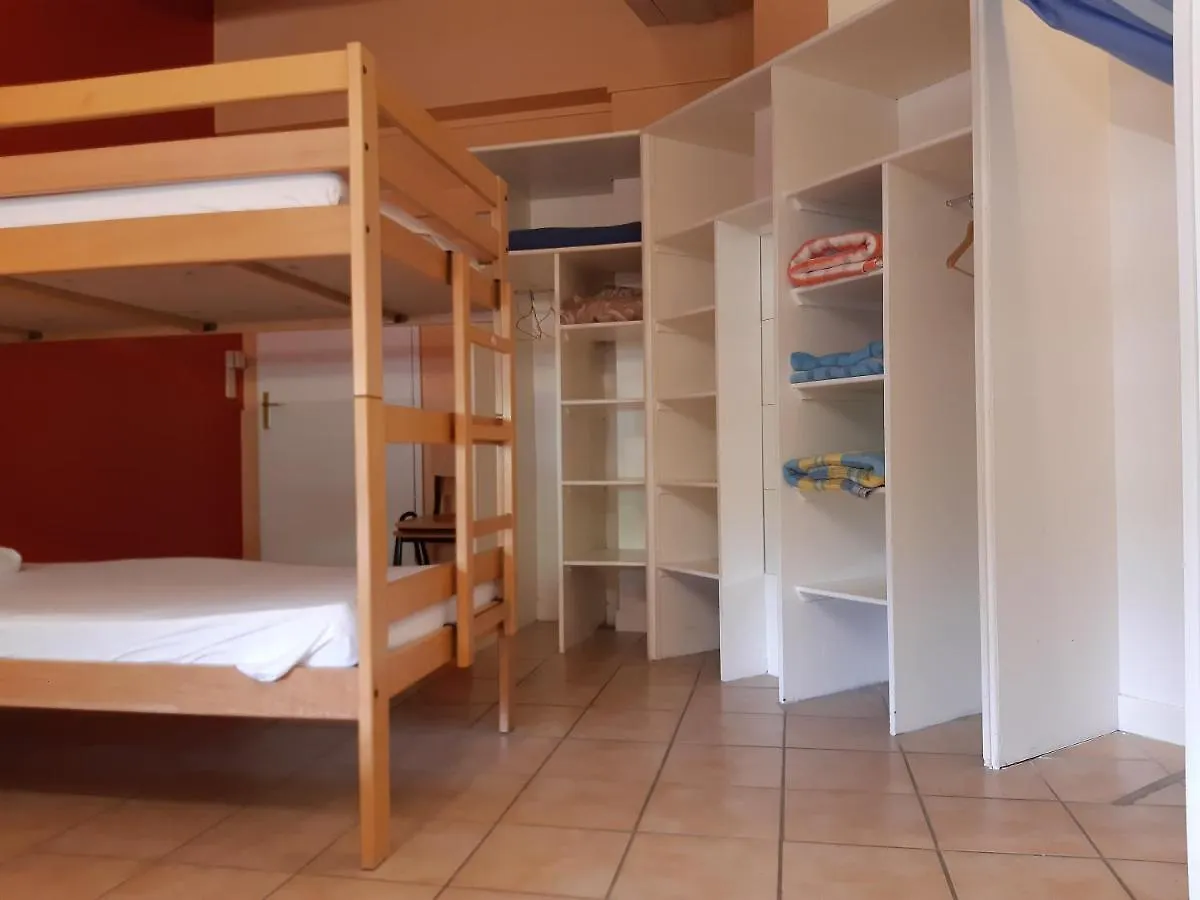 ** Отель L'Auberge De Гаварни Франция
